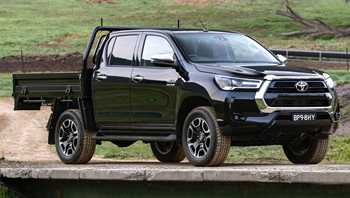 2021 Toyota Hilux 4x4 SR5 Double Cab Chassis