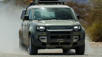 2022 Land Rover Defender 110 SE D300