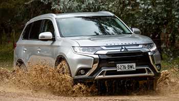 2018 Mitsubishi Outlander LS 2WD 7 Seater