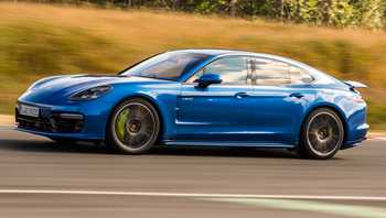 2018 Porsche Panamera Turbo S E-Hybrid