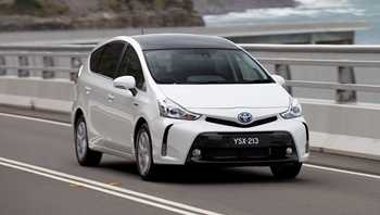 2018 Toyota Prius V I Tech