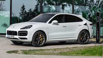 2018 Porsche Cayenne Turbo S E-Hybrid Coupe