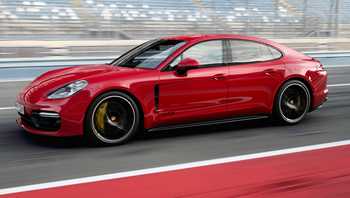2018 Porsche Panamera GTS