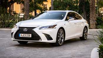 2019 Lexus ES 300h F Sport