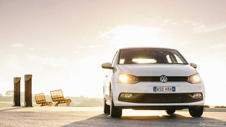 2014 VOLKSWAGEN POLO