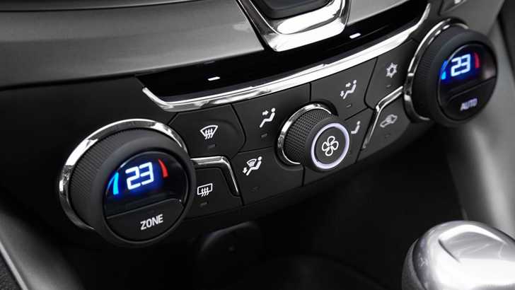 2014 HOLDEN COMMODORE 4D SEDAN EVOKE