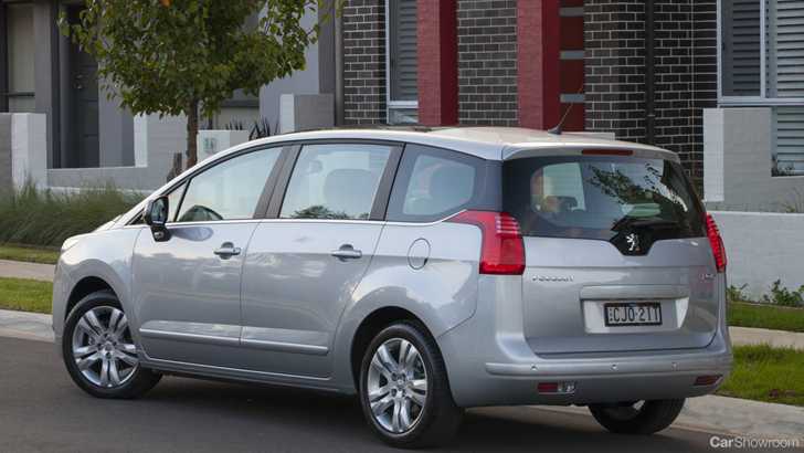 2014 PEUGEOT 5008