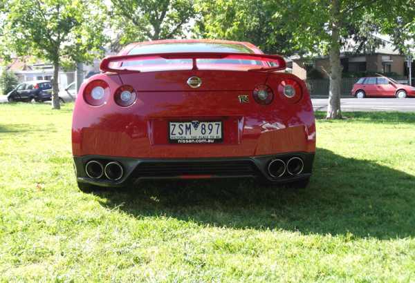 2013 NISSAN GT-R