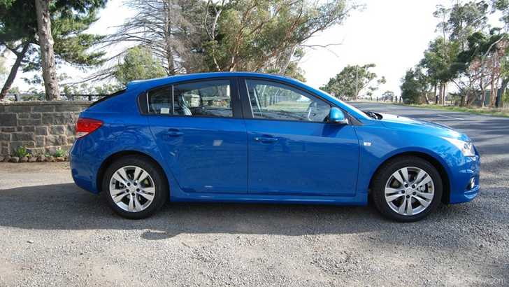 2013 HOLDEN CRUZE 5D HATCHBACK SRI