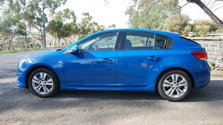 2013 HOLDEN CRUZE 5D HATCHBACK SRI