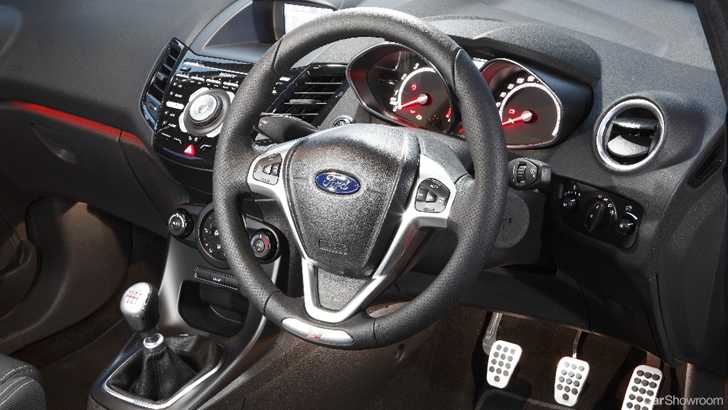 2013 FORD FIESTA