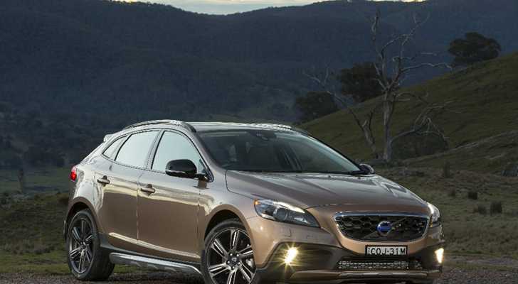 2013 VOLVO V40 5D HATCHBACK