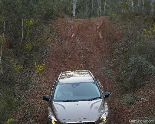 2013 VOLVO V40 5D HATCHBACK