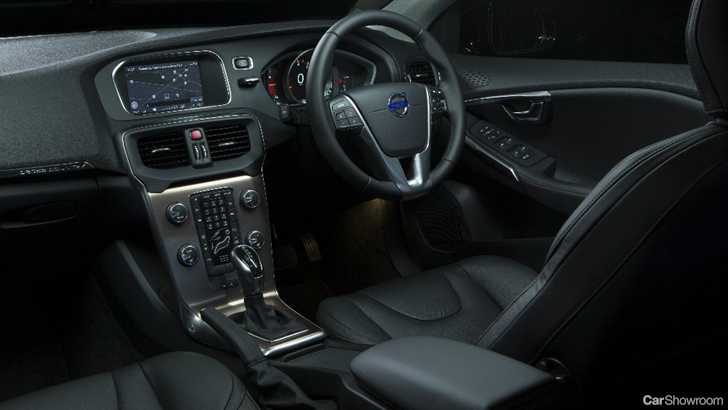 2013 VOLVO V40 5D HATCHBACK