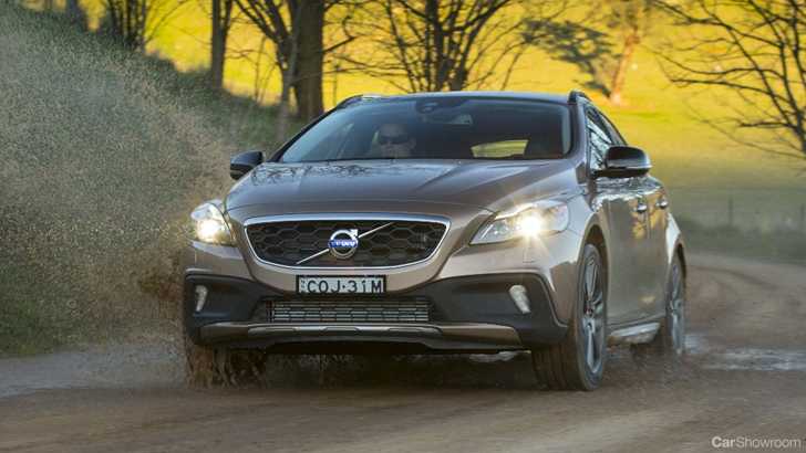 2013 VOLVO V40 5D HATCHBACK