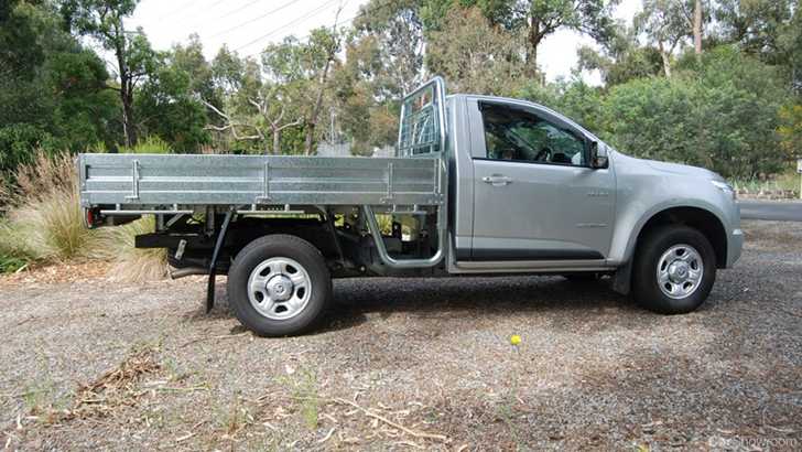 2013 HOLDEN COLORADO