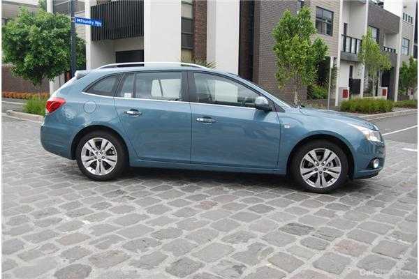 2013 HOLDEN CRUZE 4D SPORTWAGON CDX