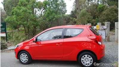2013 HYUNDAI I20 3D HATCHBACK