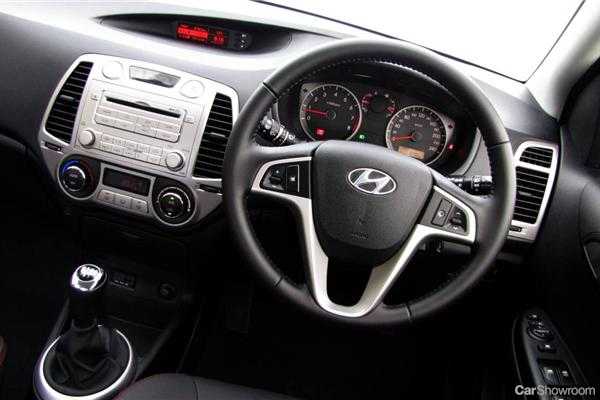 2013 HYUNDAI I20 3D HATCHBACK