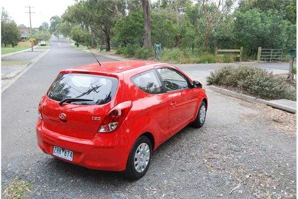 2013 HYUNDAI I20 3D HATCHBACK