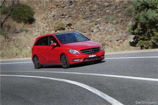 2013 MERCEDES-BENZ B200
