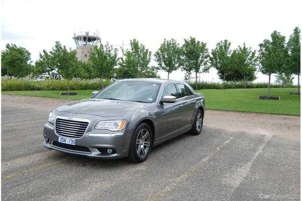 2013 CHRYSLER 300 4D SEDAN C