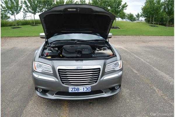 2013 CHRYSLER 300 4D SEDAN C