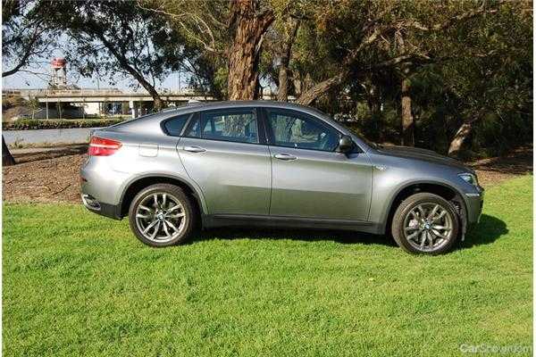 2012 BMW X6 4D COUPE M50D
