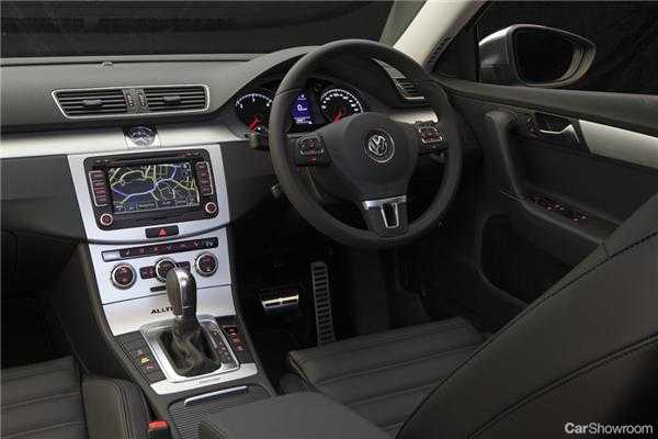 2012 VOLKSWAGEN PASSAT 4D WAGON