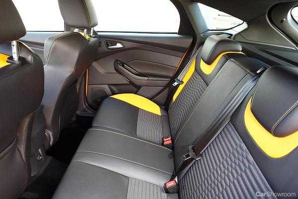 2012 FORD FOCUS 5D HATCHBACK