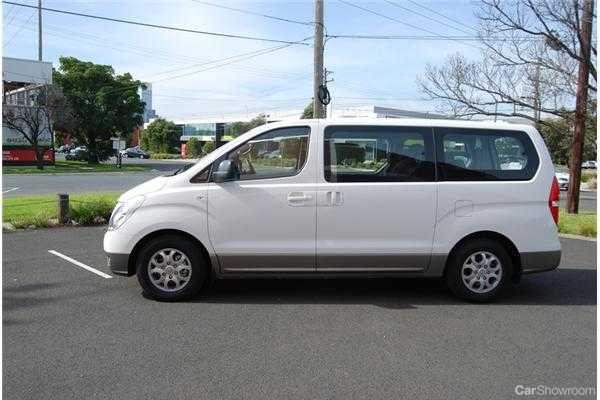 2012 HYUNDAI IMAX 4D WAGON
