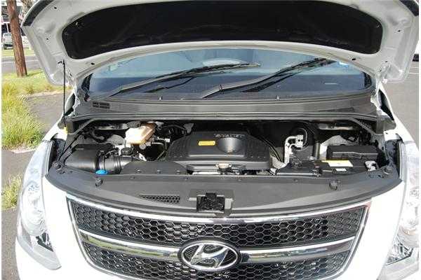 2012 HYUNDAI IMAX 4D WAGON
