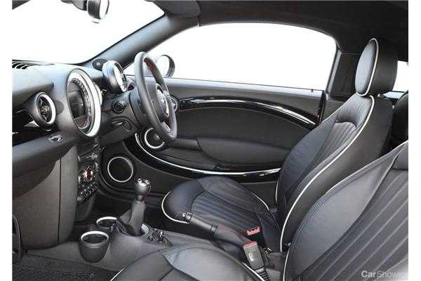 2012 MINI COOPER 2D COUPE