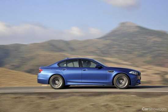 2012 BMW M5 4D SEDAN