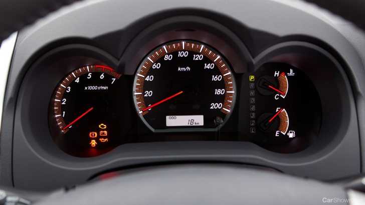 2012 TOYOTA HILUX DUAL CAB P/UP SR 4X4