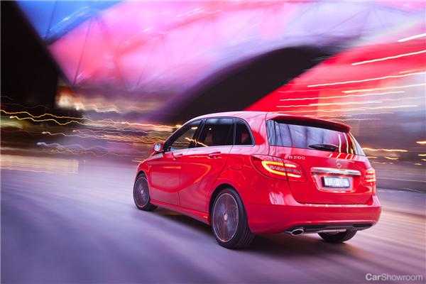2012 MERCEDES-BENZ B200 5D HATCHBACK
