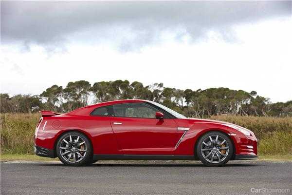 2012 NISSAN GT-R 2D COUPE