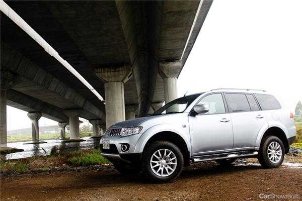 2012 MITSUBISHI CHALLENGER 4D WAGON 4X2
