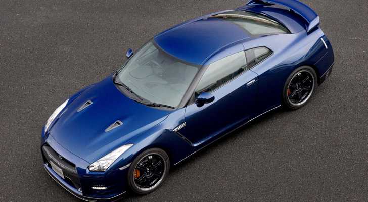 2011 NISSAN GT-R