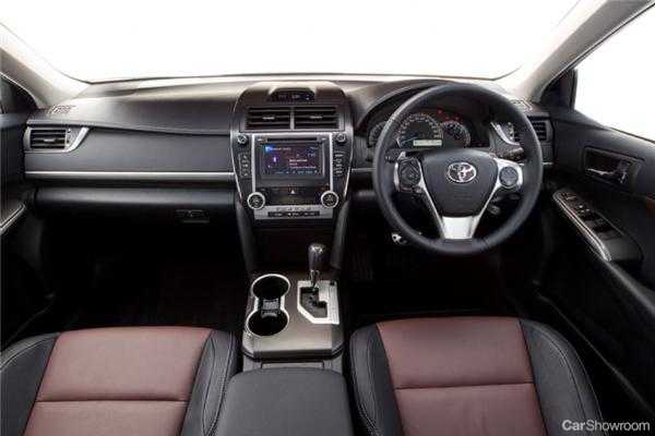 2011 TOYOTA CAMRY