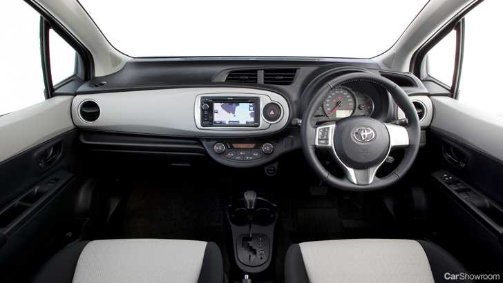 2011 TOYOTA YARIS