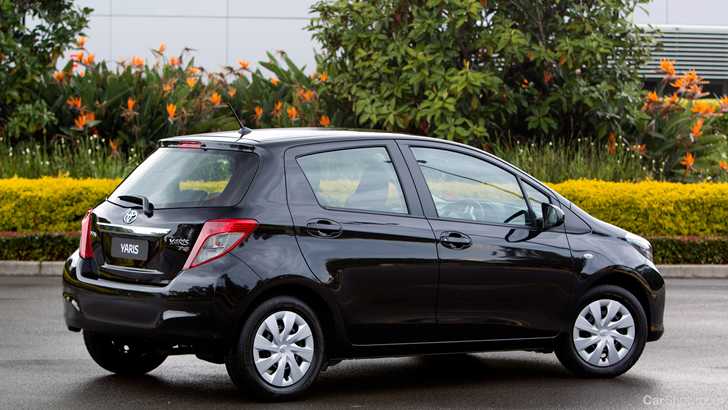 2011 TOYOTA YARIS
