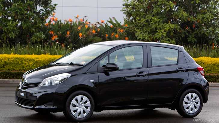 2011 TOYOTA YARIS