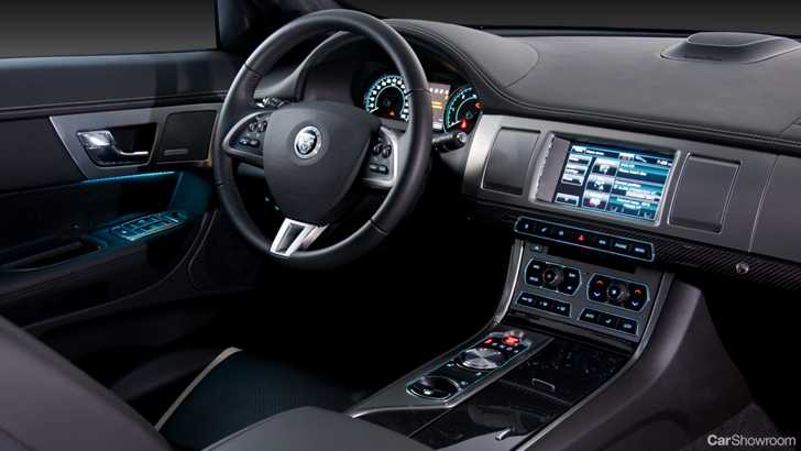 2011 JAGUAR XF 4D SEDAN