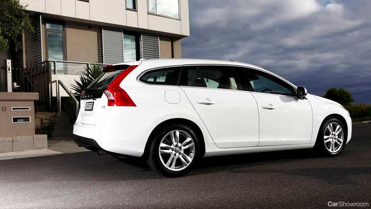 2011 VOLVO V60 4D WAGON T5