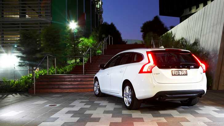 2011 VOLVO V60 4D WAGON T5