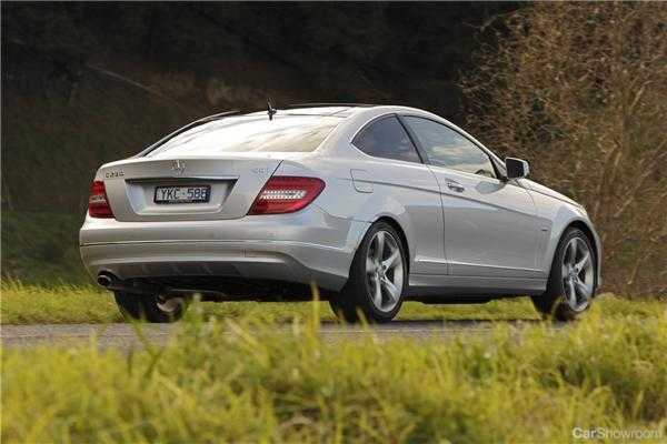 2011 MERCEDES-BENZ C250 2D COUPE