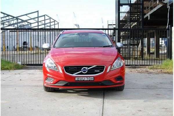 2011 VOLVO V60 4D WAGON T6 R-DESIGN