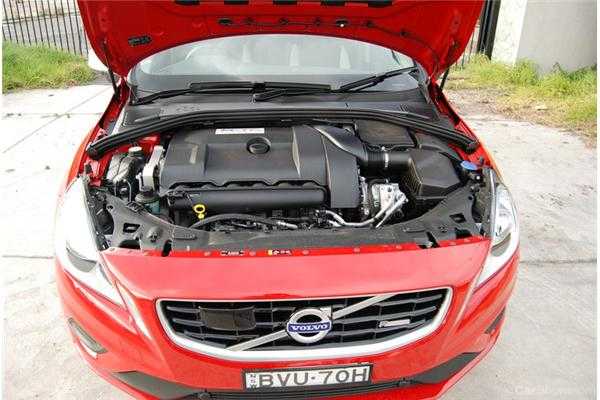 2011 VOLVO V60 4D WAGON T6 R-DESIGN