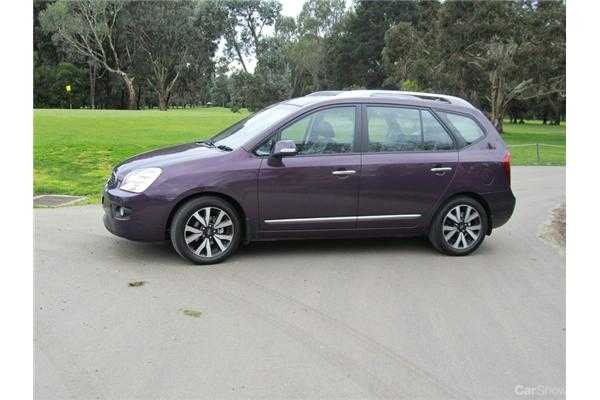 2011 KIA RONDO 4D WAGON SLI